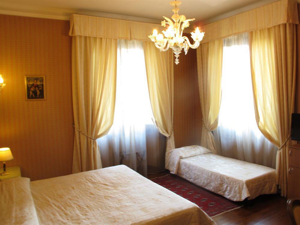 C-Hotels De Rose Palace Firenze Esterno foto