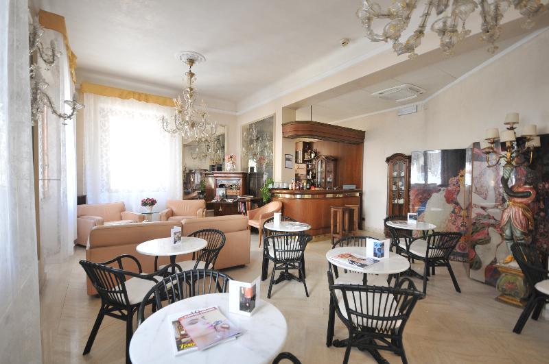 C-Hotels De Rose Palace Firenze Esterno foto