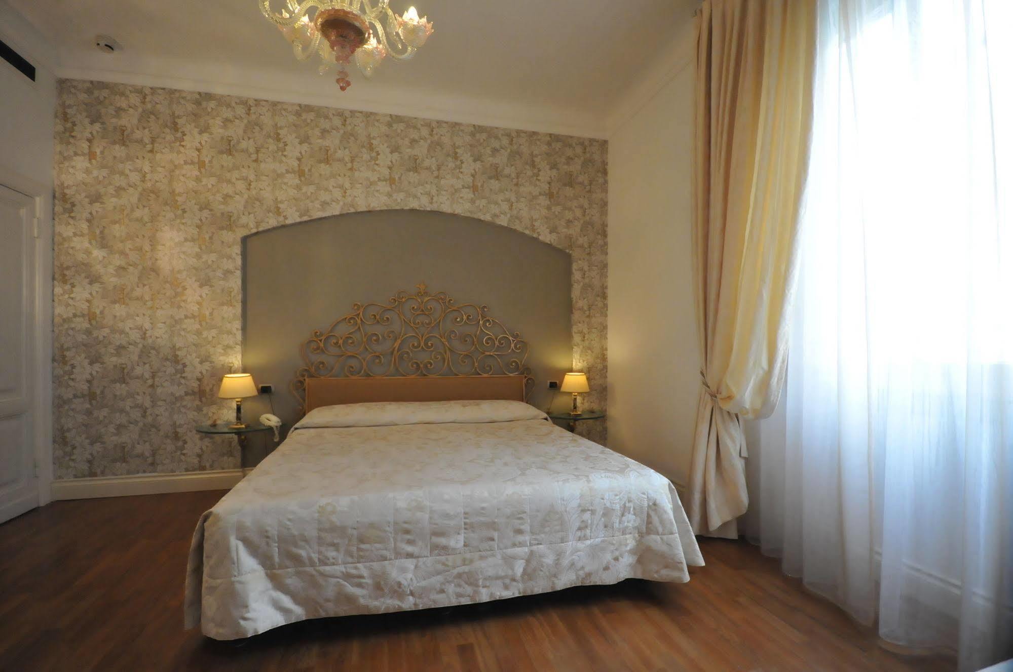 C-Hotels De Rose Palace Firenze Esterno foto