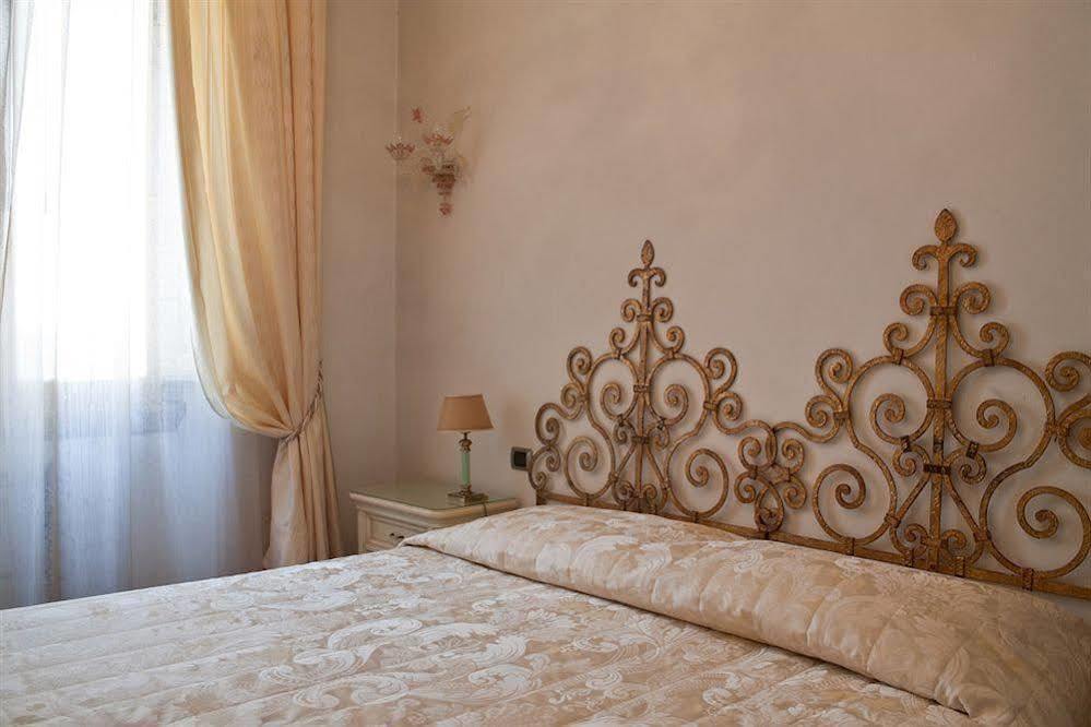 C-Hotels De Rose Palace Firenze Esterno foto