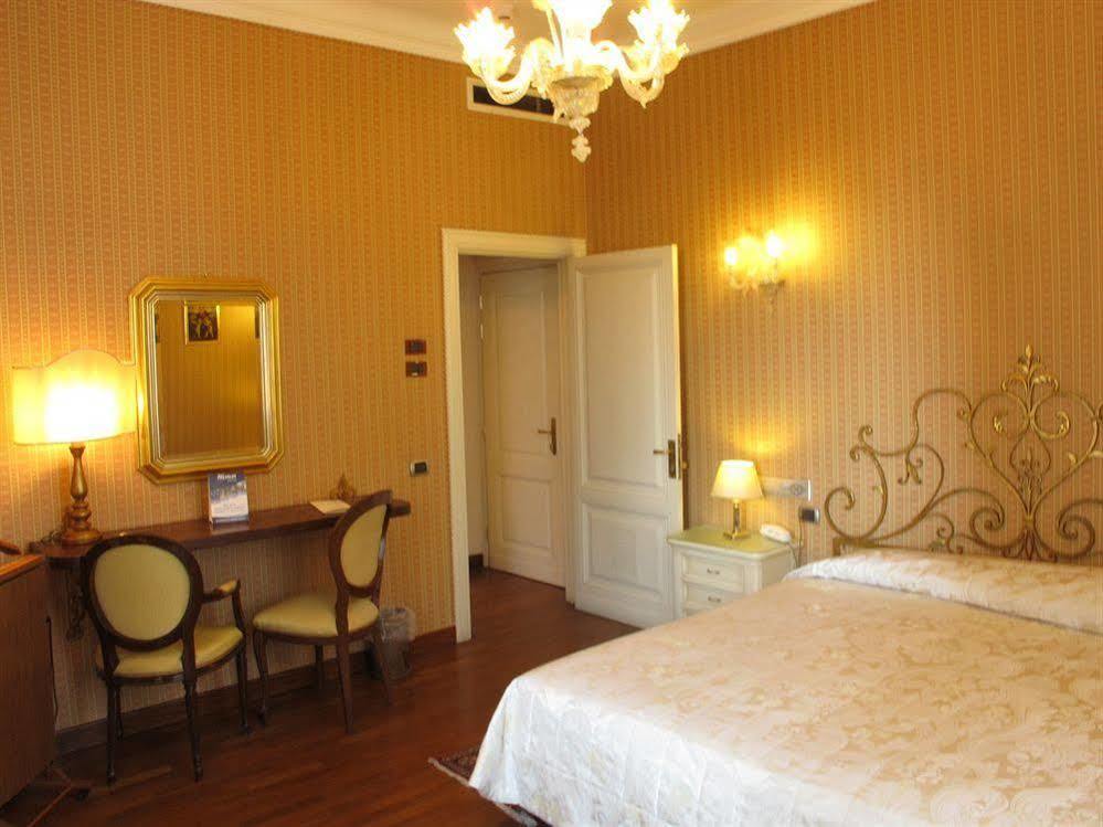 C-Hotels De Rose Palace Firenze Esterno foto