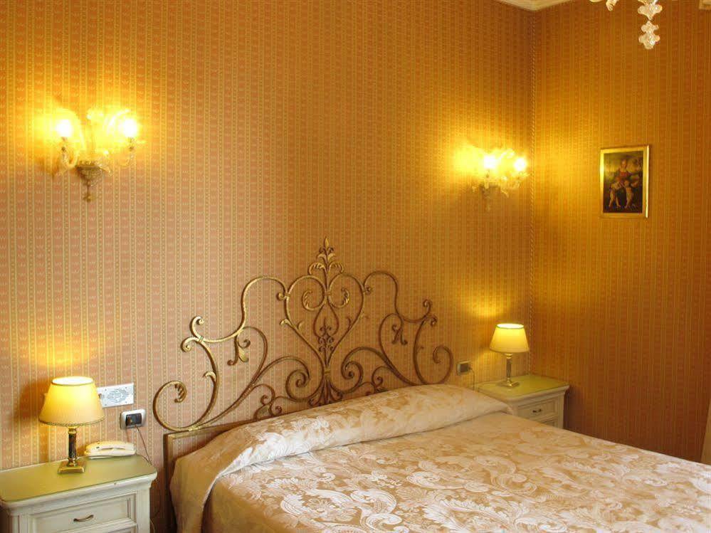 C-Hotels De Rose Palace Firenze Esterno foto