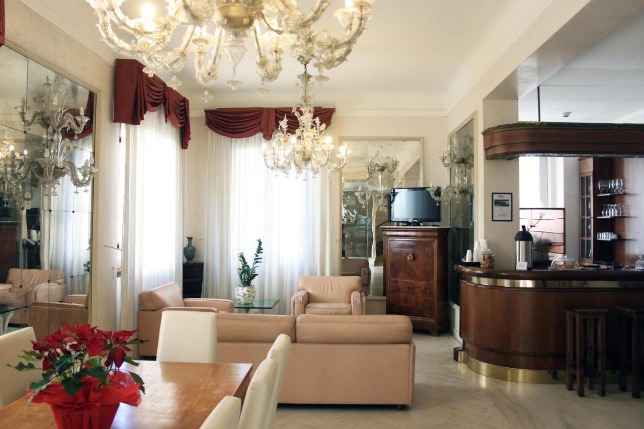 C-Hotels De Rose Palace Firenze Esterno foto