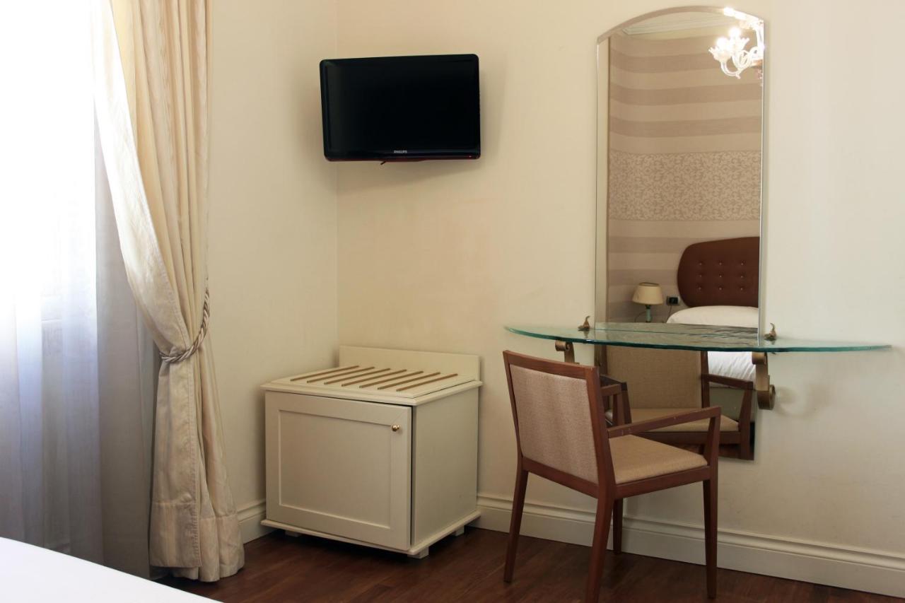 C-Hotels De Rose Palace Firenze Esterno foto