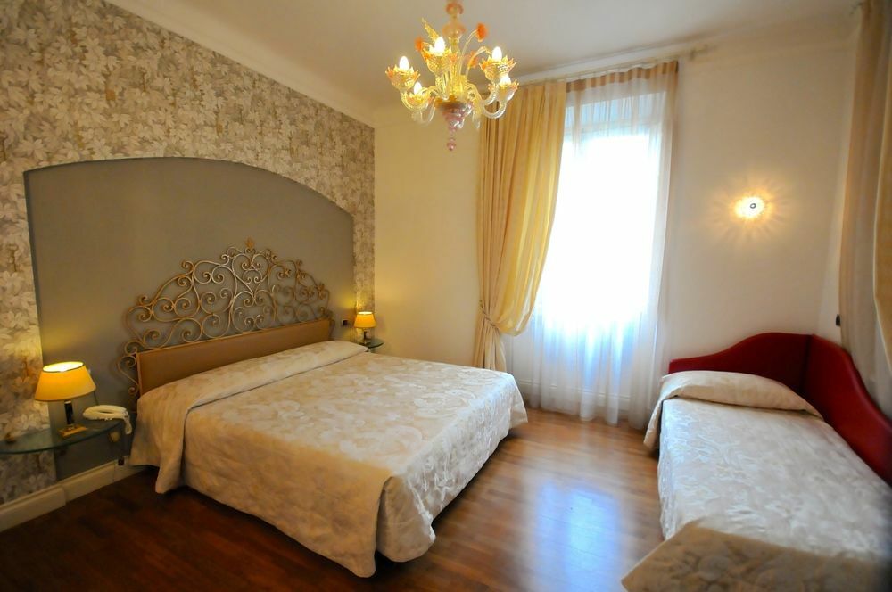 C-Hotels De Rose Palace Firenze Esterno foto