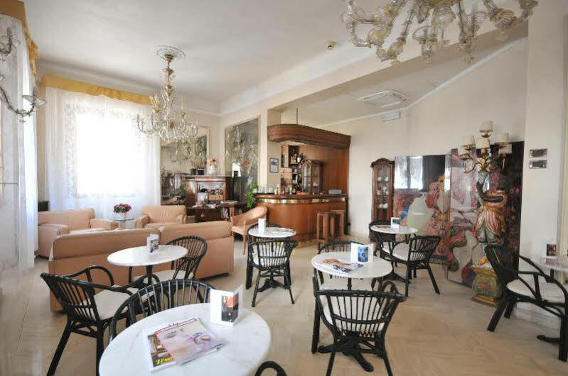 C-Hotels De Rose Palace Firenze Esterno foto